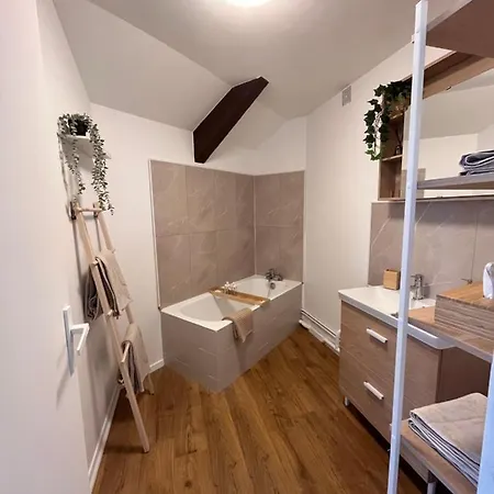 Le Petit Port - La Belle Etoile Sedan